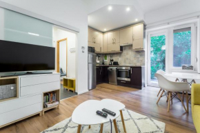BpR Oaktree Home with small garden